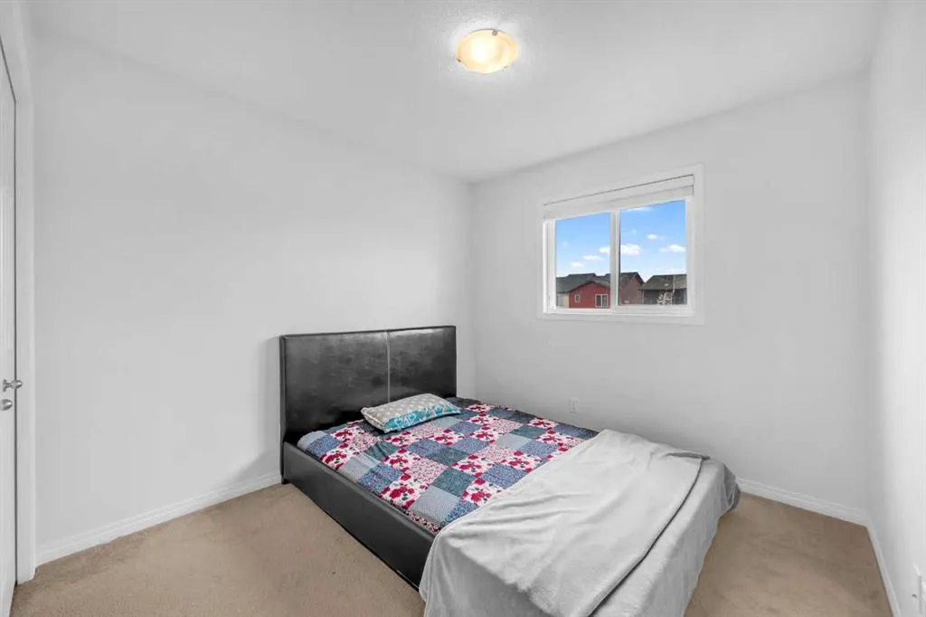 35 Savanna Parade NE