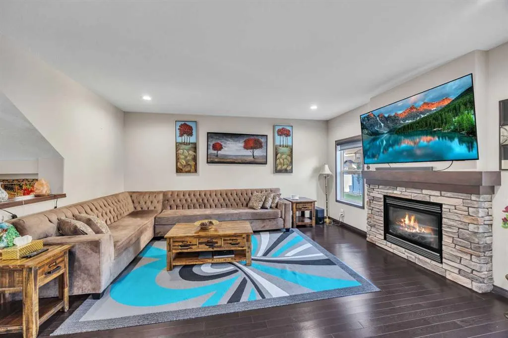 233 Aspenmere Circle
