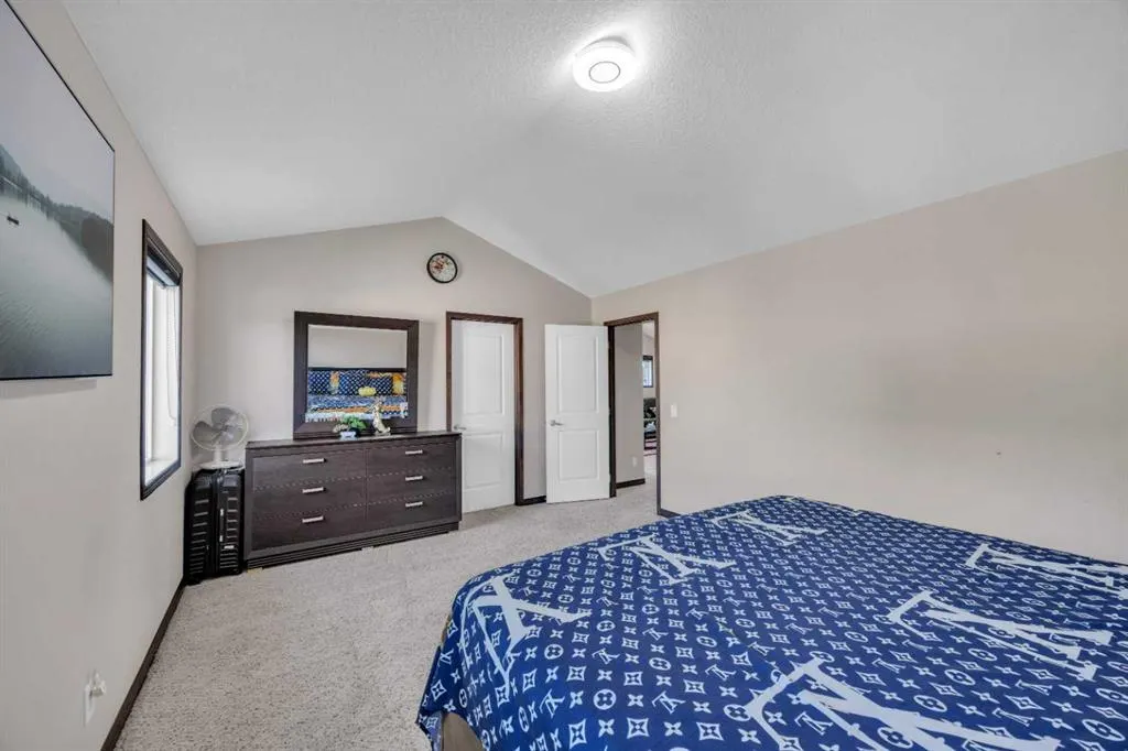 233 Aspenmere Circle