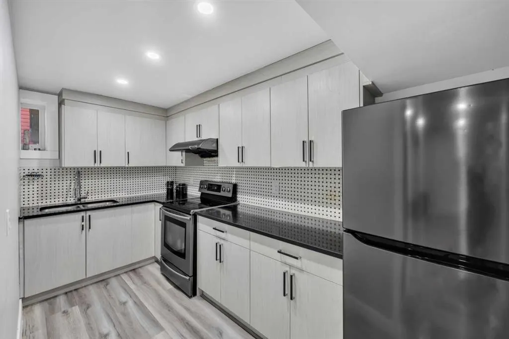 233 Aspenmere Circle