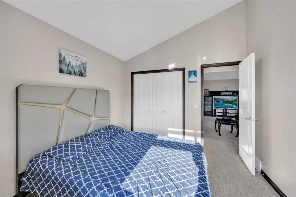 233 Aspenmere Circle