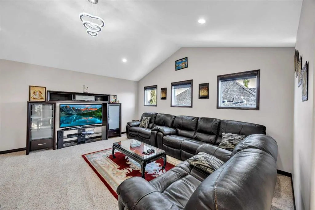233 Aspenmere Circle