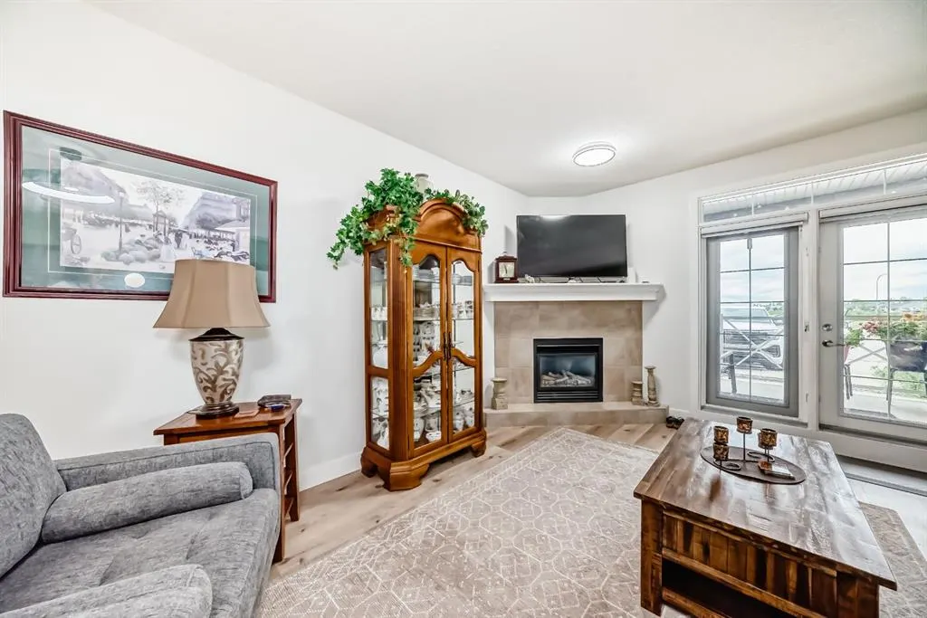 1005B Westmount Drive, #111