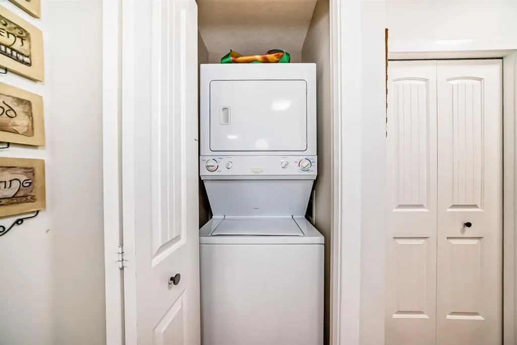 1005B Westmount Drive, #111