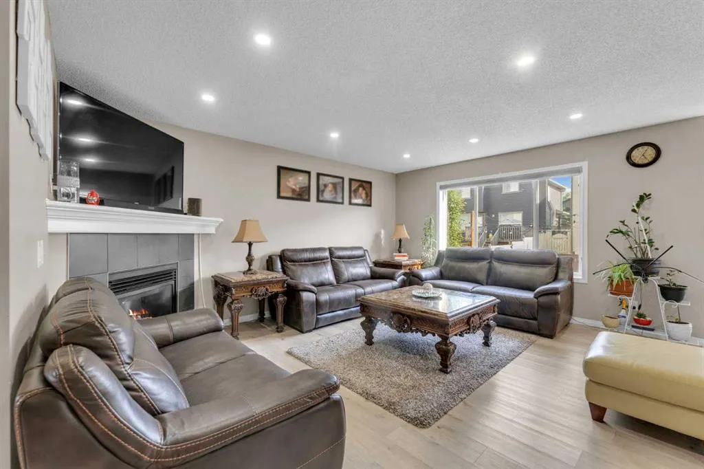 138 Saddlecrest Park NE