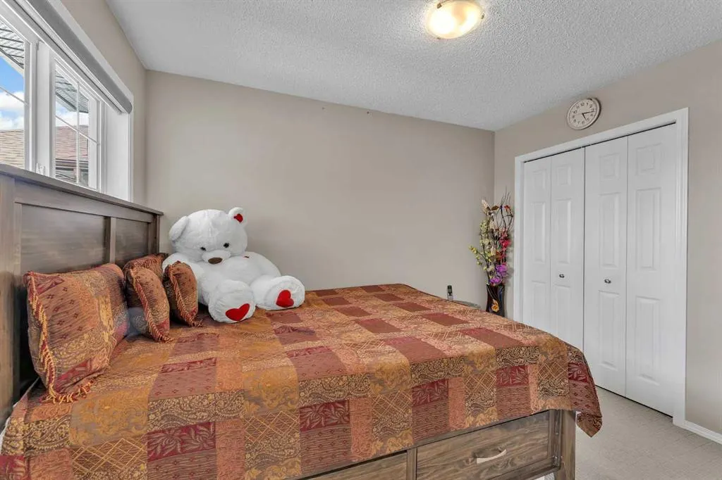 138 Saddlecrest Park NE
