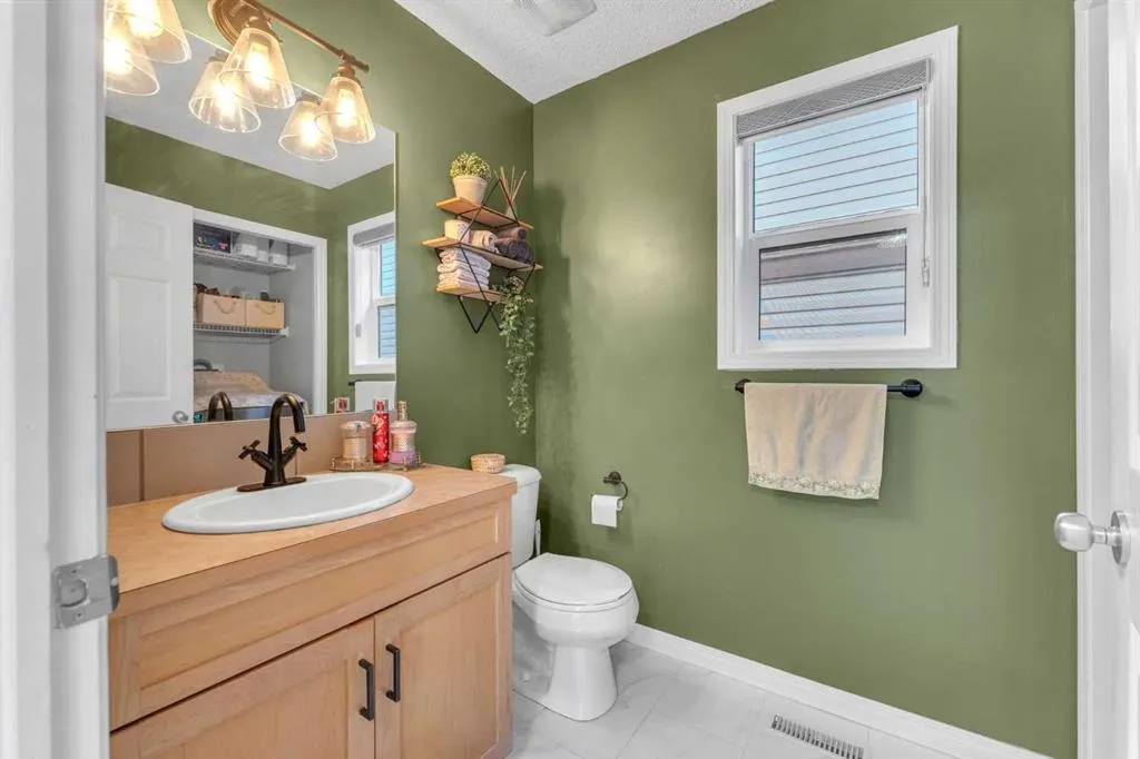 138 Saddlecrest Park NE