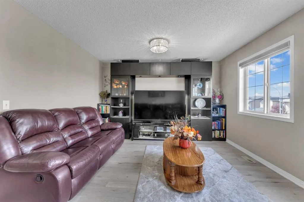 138 Saddlecrest Park NE