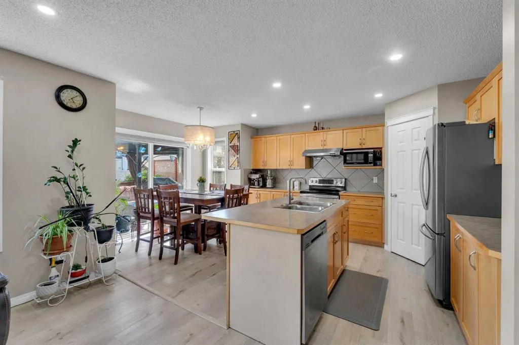 138 Saddlecrest Park NE