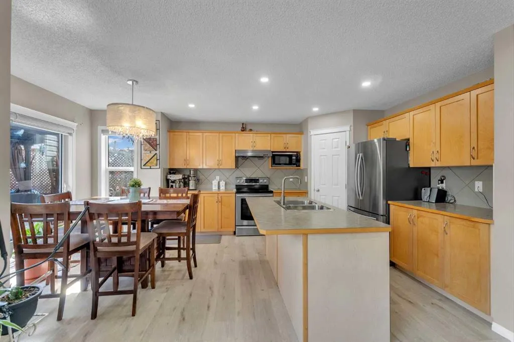 138 Saddlecrest Park NE