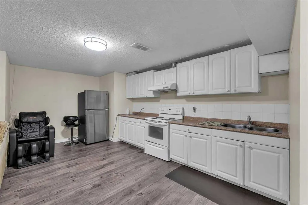 138 Saddlecrest Park NE