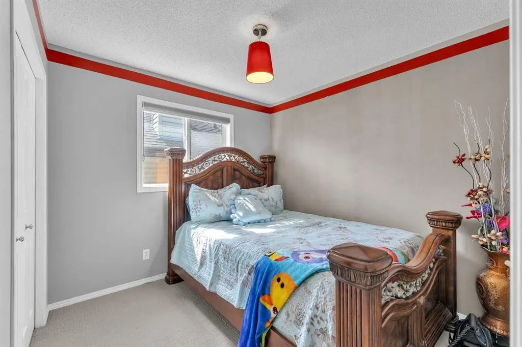 138 Saddlecrest Park NE