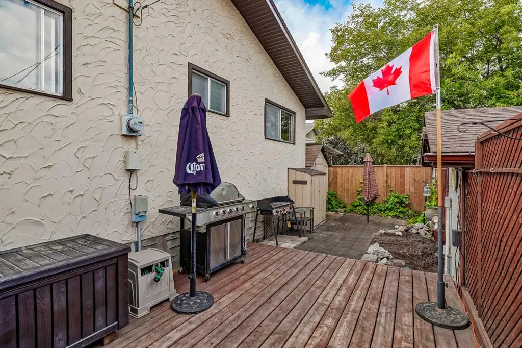 212 Doverview Crescent SE