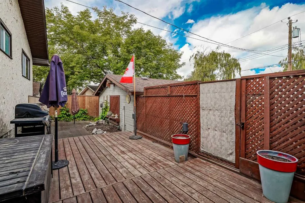 212 Doverview Crescent SE