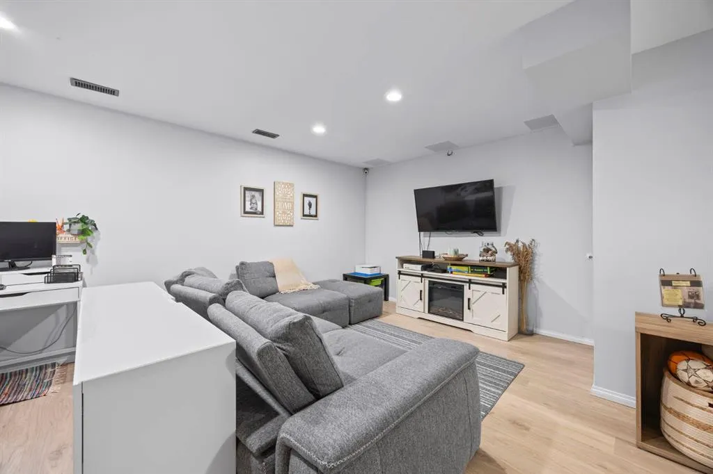 55 Covemeadow Close NE