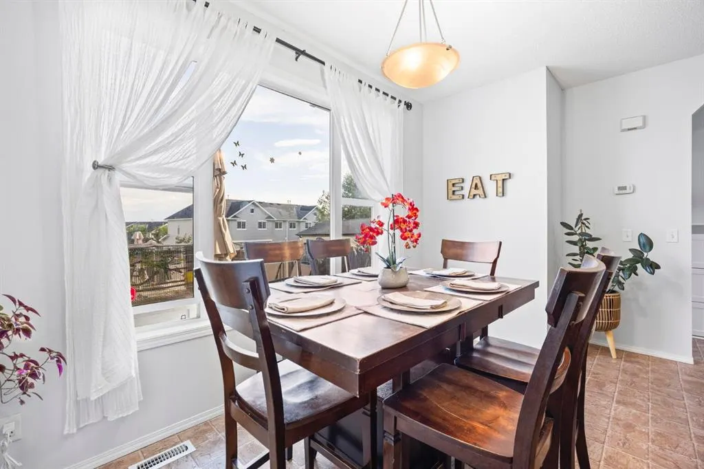 55 Covemeadow Close NE