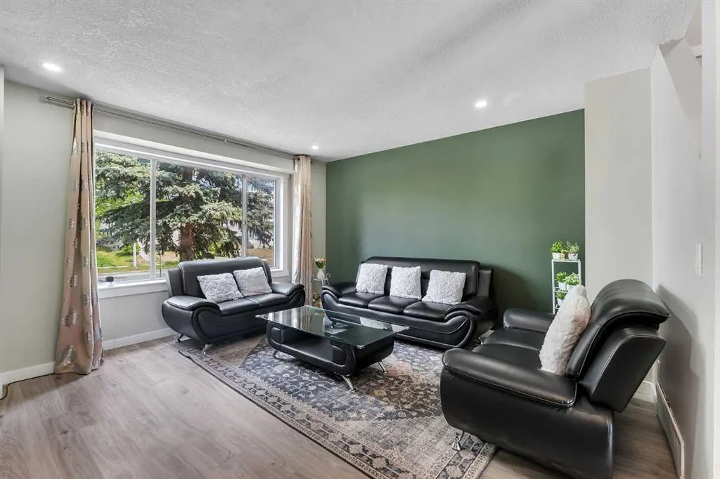 155 Taradale Drive NE