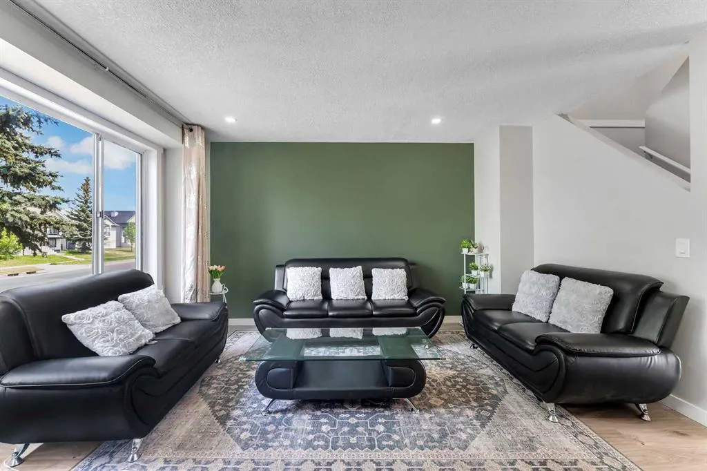 155 Taradale Drive NE