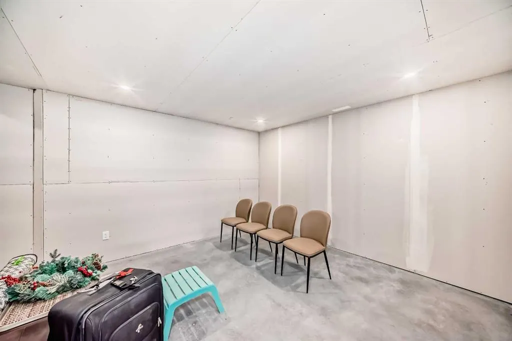 1572 Stafford Drive N, #2