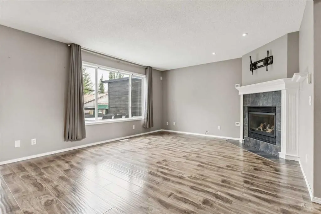 132 Citadel Meadow Bay NW