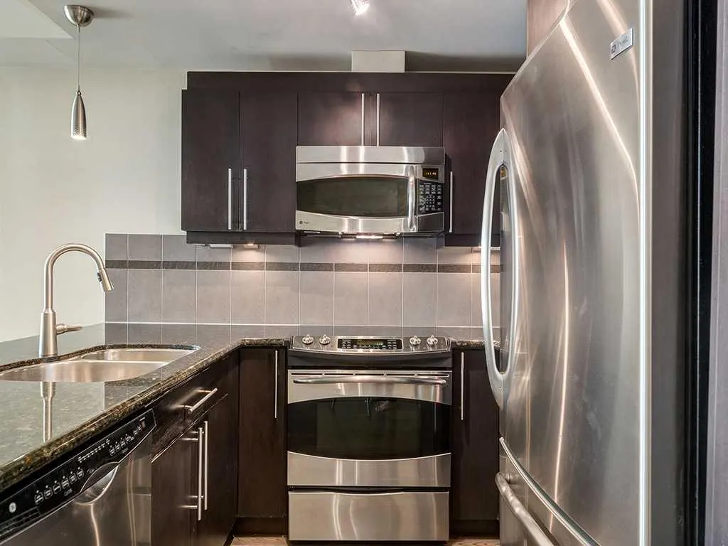 817 15 Avenue SW, #803