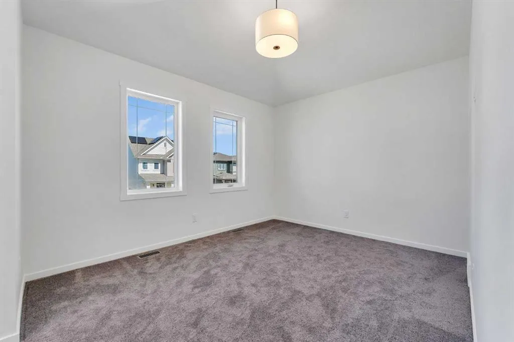 53 Cityside View NE