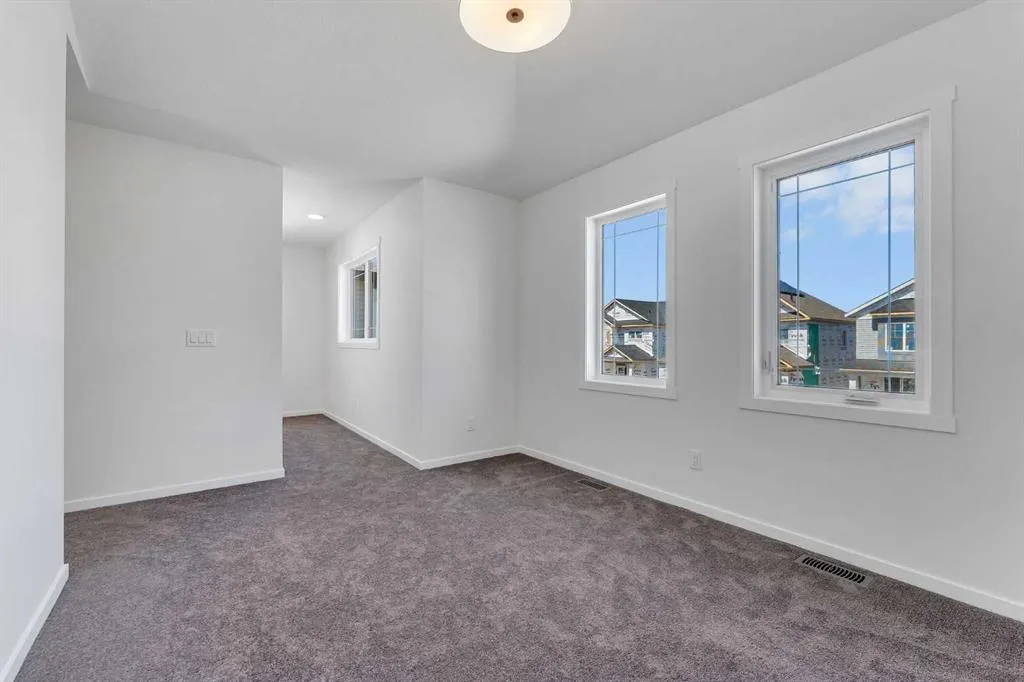 53 Cityside View NE