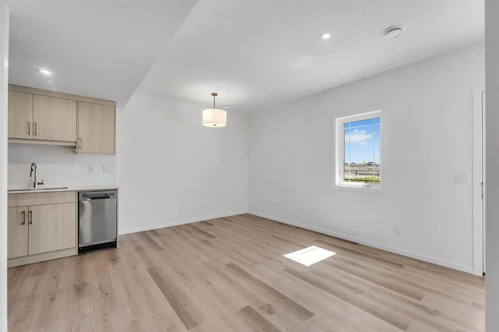 53 Cityside View NE