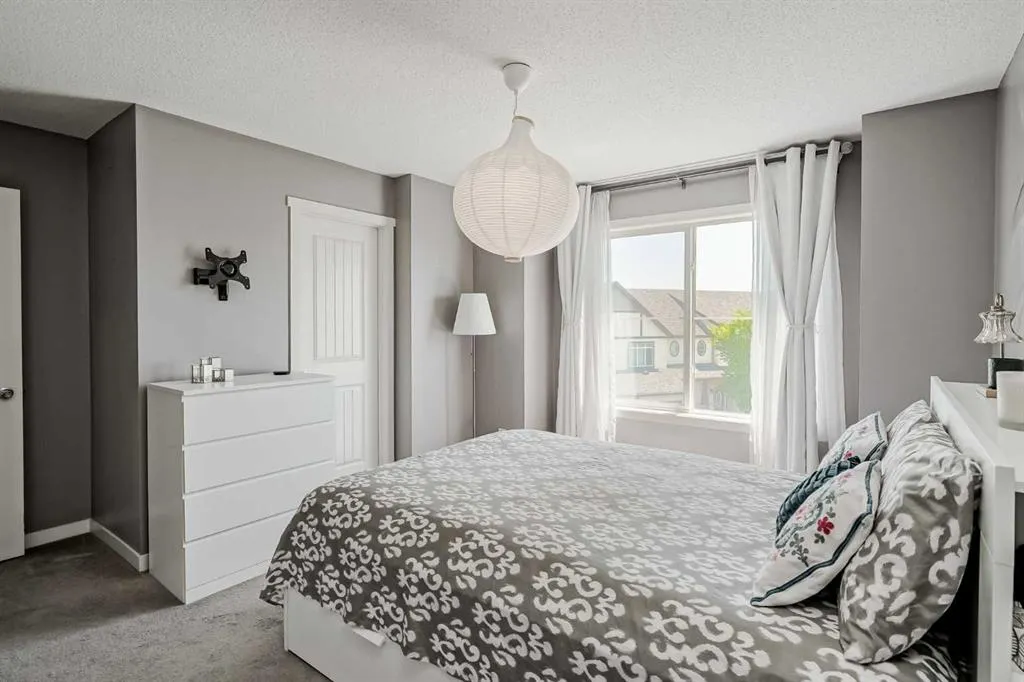 313 Copperpond Landing SE