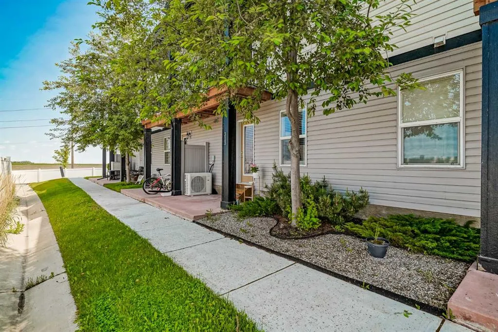 313 Copperpond Landing SE