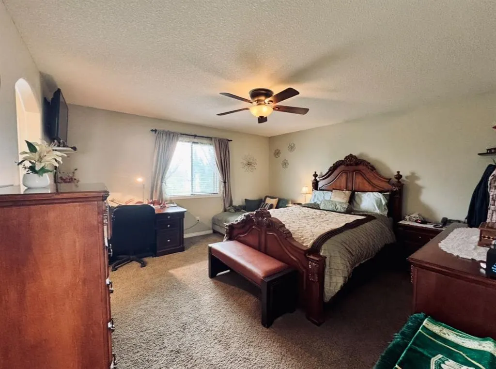 160 Rainbow Falls Grove