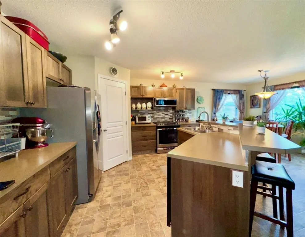 160 Rainbow Falls Grove