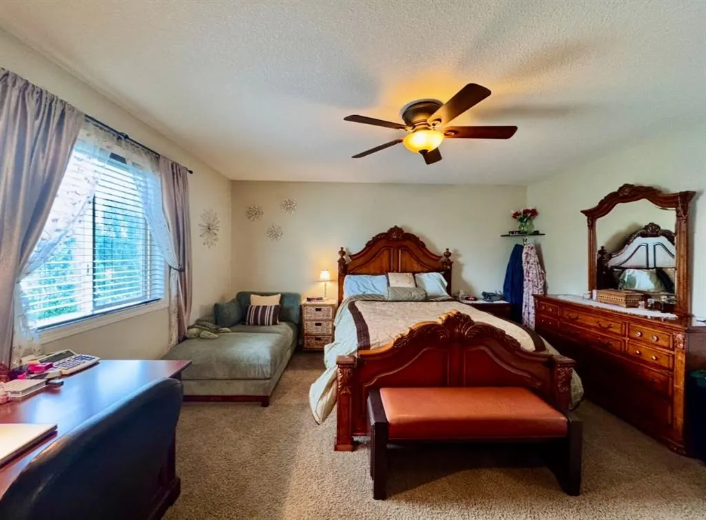 160 Rainbow Falls Grove