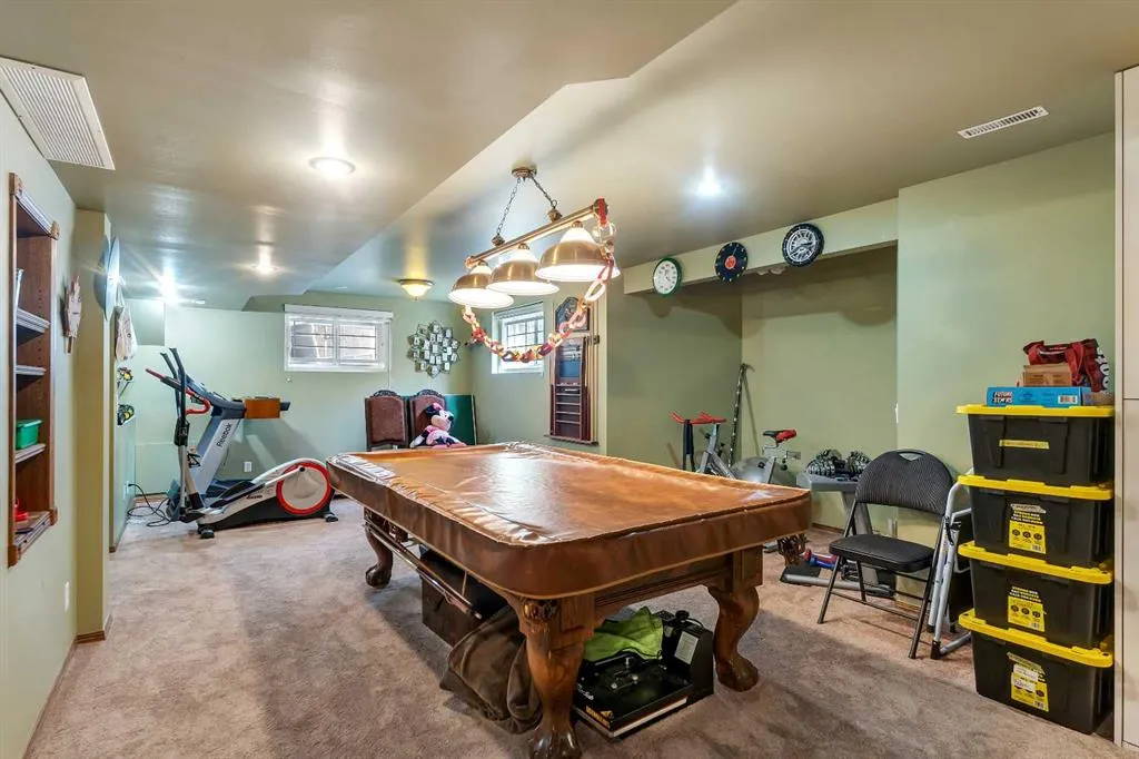 33 Edgevalley Way NW