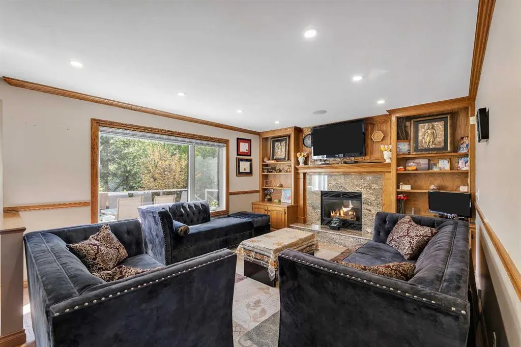 33 Edgevalley Way NW