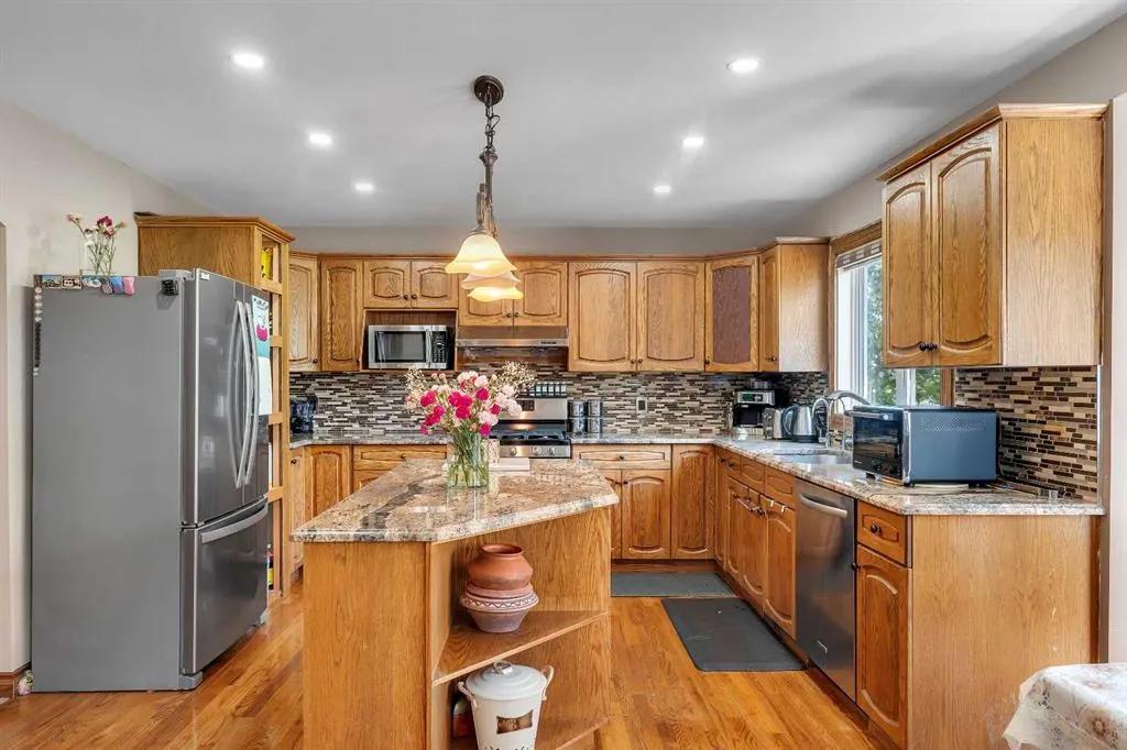 33 Edgevalley Way NW