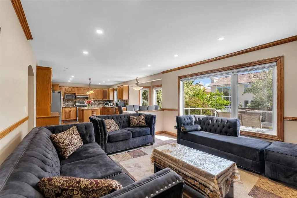 33 Edgevalley Way NW