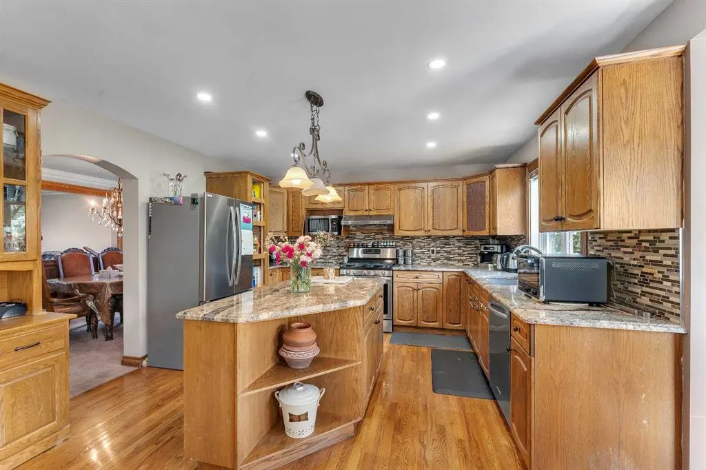 33 Edgevalley Way NW