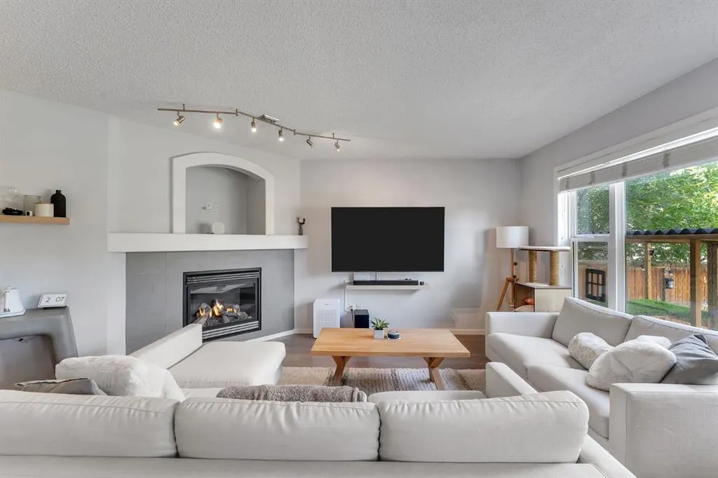266 Covehaven View NE