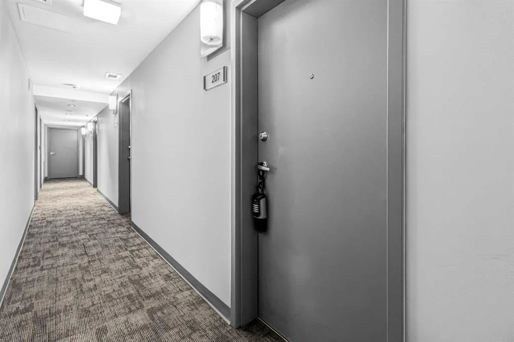 235 9A Street NW, #207