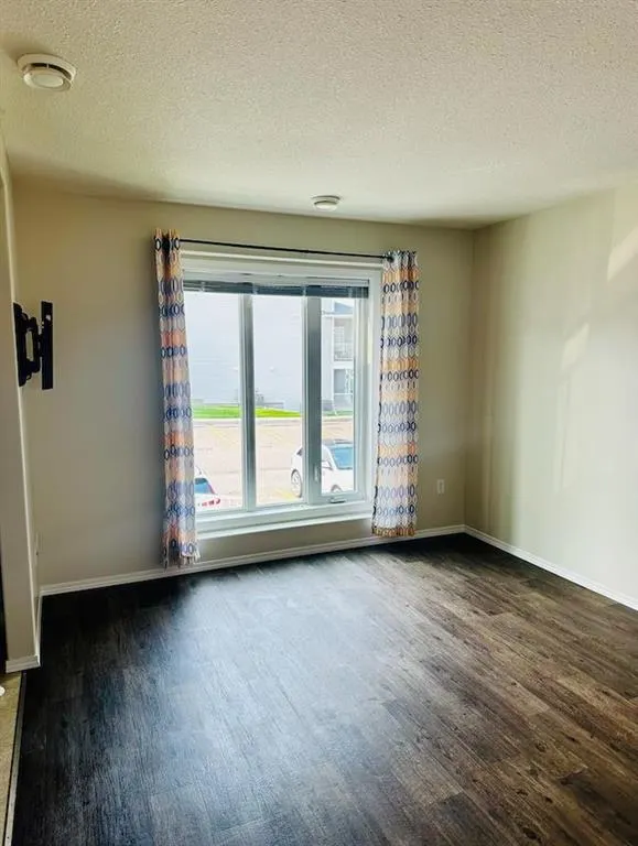 12 Northlands Pointe