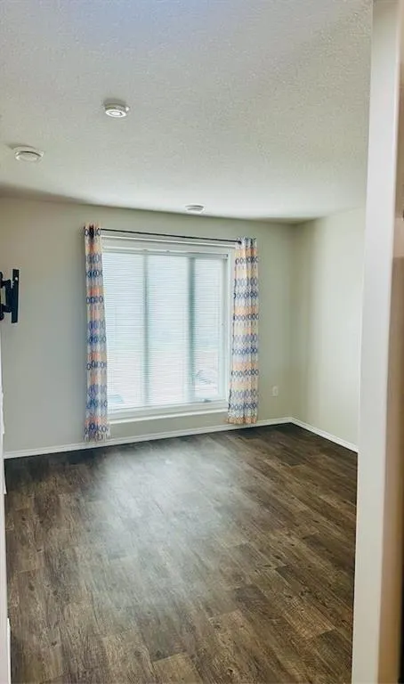 12 Northlands Pointe
