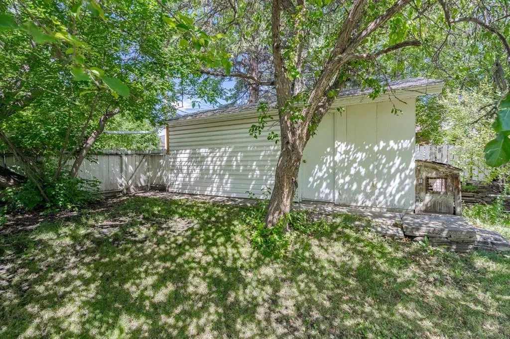 3152 Blakiston Drive NW