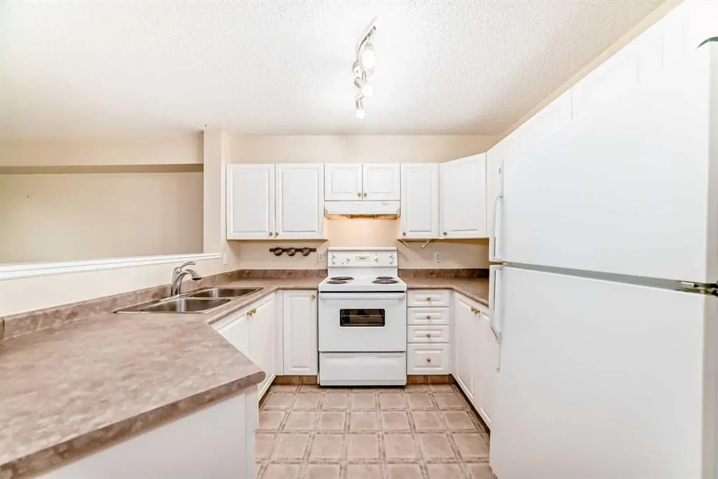 1000 Citadel Meadow Point NW, #303