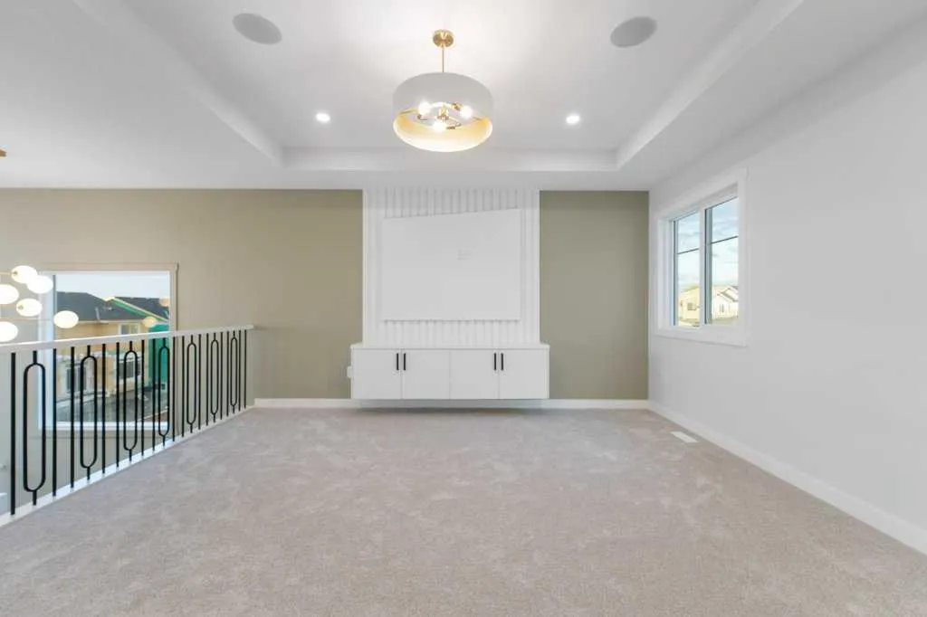 351 Waterford Grove