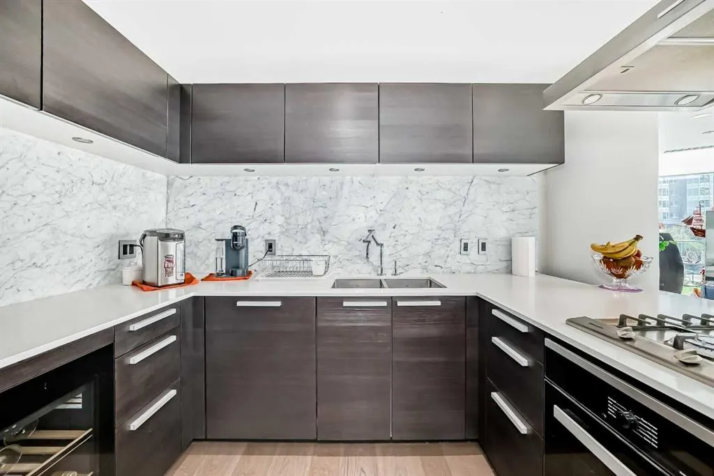 738 1 Avenue SW, #302