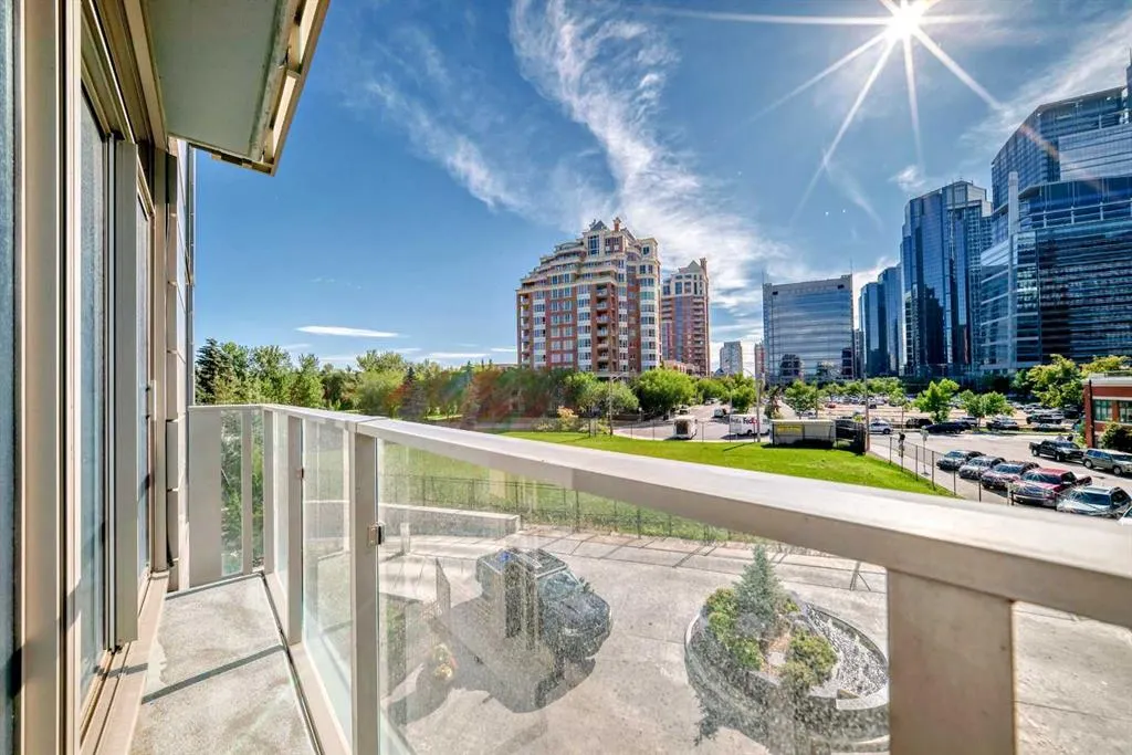 738 1 Avenue SW, #302