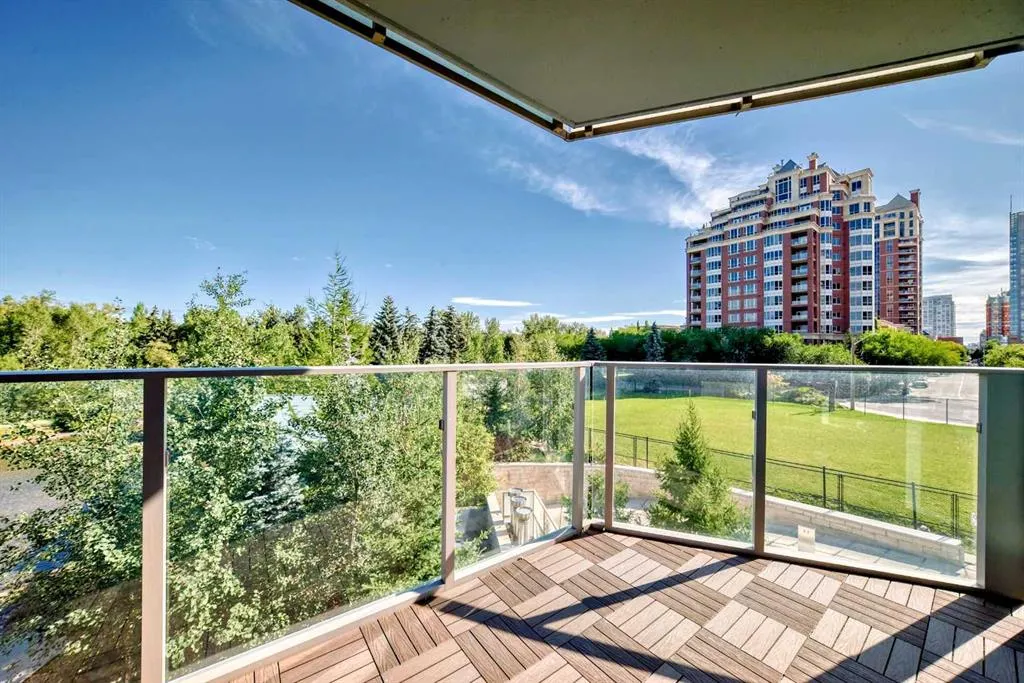 738 1 Avenue SW, #302