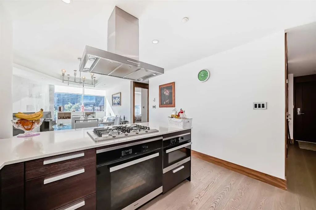 738 1 Avenue SW, #302