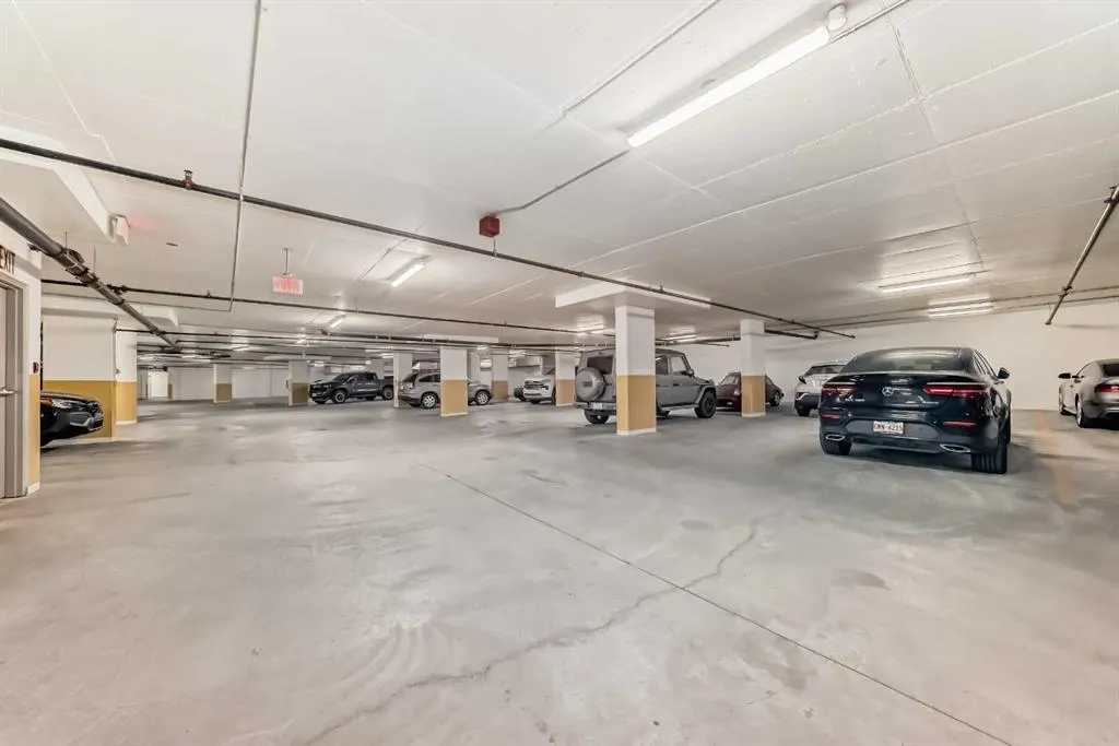 738 1 Avenue SW, #302